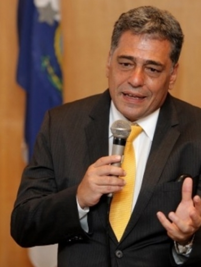 Corpo de Julio Bueno será velado hoje no Memorial do Carmo 