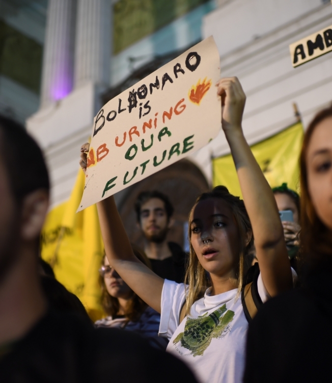 Protestos marcam a tarde desta sexta-feira