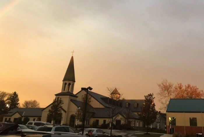 Padre é preso por gastar 100 mil dólares com garotos de programa