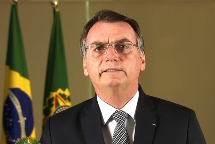 Bolsonaro faz pronunciamento sobre queimadas na Amazônia