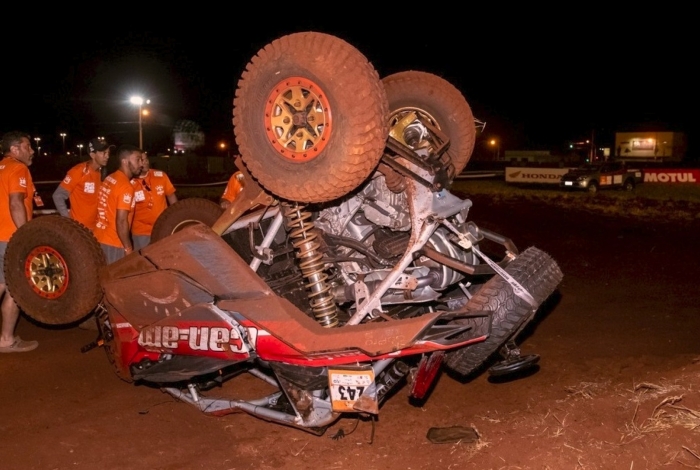 Veículo teve perda total