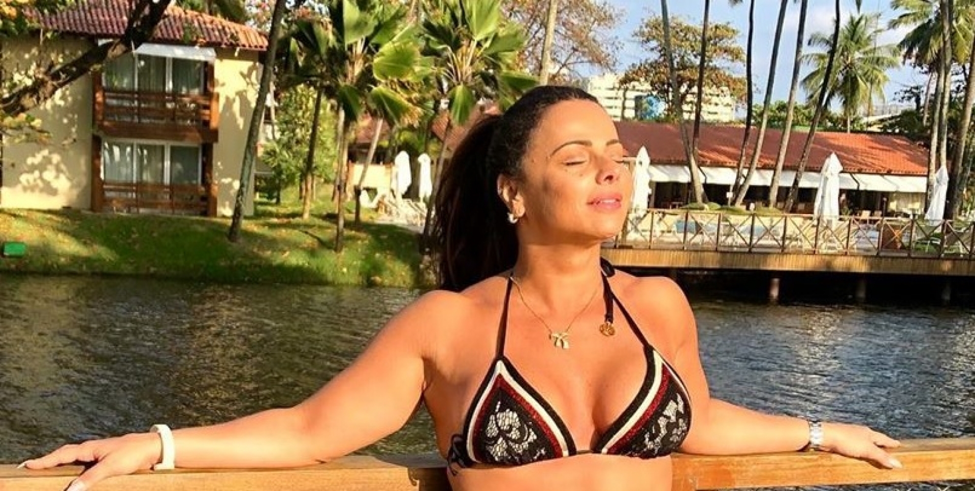 Atriz mostrou momentos da viagem para Alagoas