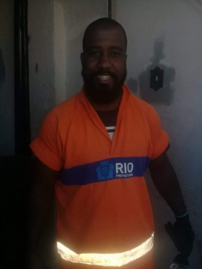 Gari Leandro de Carvalho Silva achou R$ 700 de idosa em Realengo e devolveu dinheiro, que seria usado para pagar aluguel