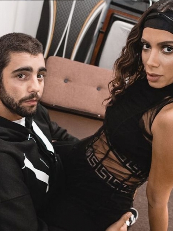  Anitta e Pedro Scooby
