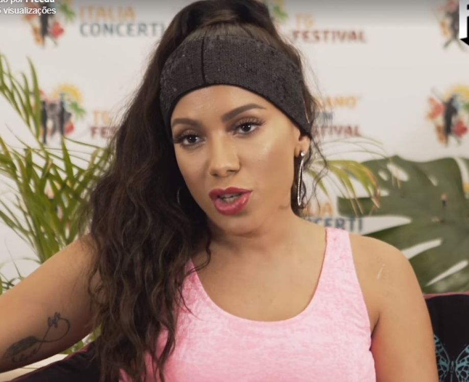 Anitta fala sobre depressão e bissexualidade