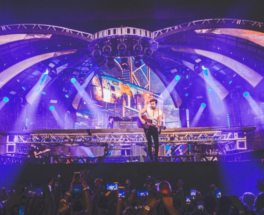 Luan Santana lota casa de shows no Rio com sua nova turn&ecirc;