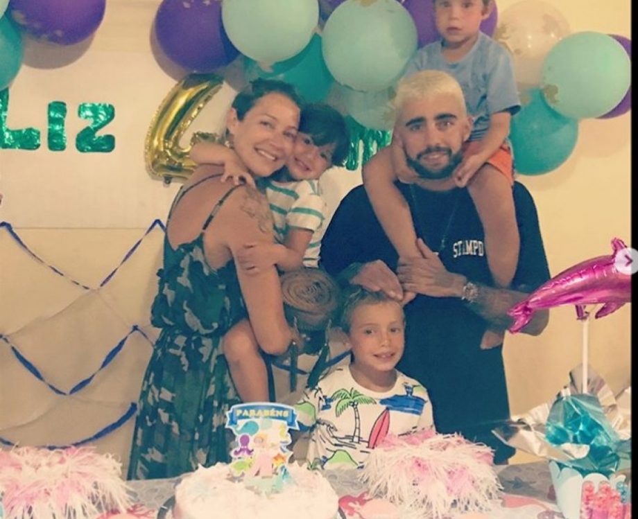 Luana Piovani e Pedro Scooby aparecem juntos na festa dos filhos