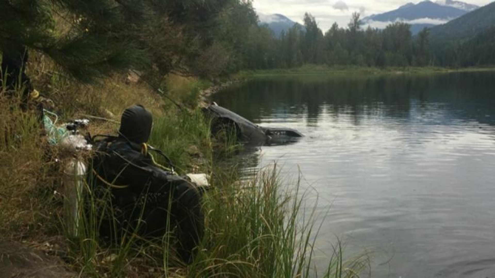 Polícia canadiana encontrou carro no lago Griffin