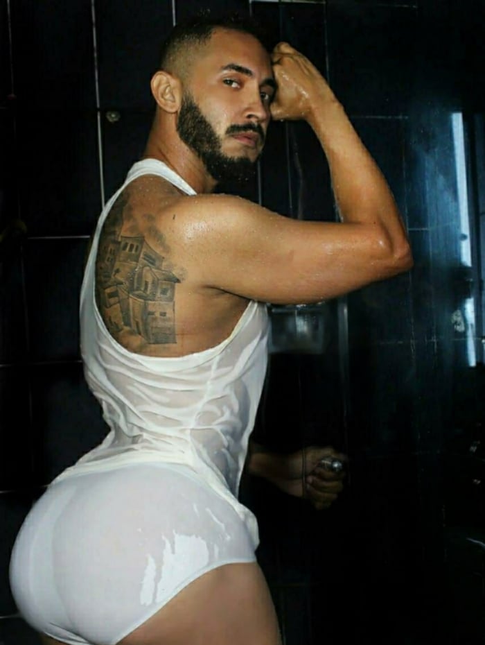 Fábio Alves tem 116 cm de bumbum
