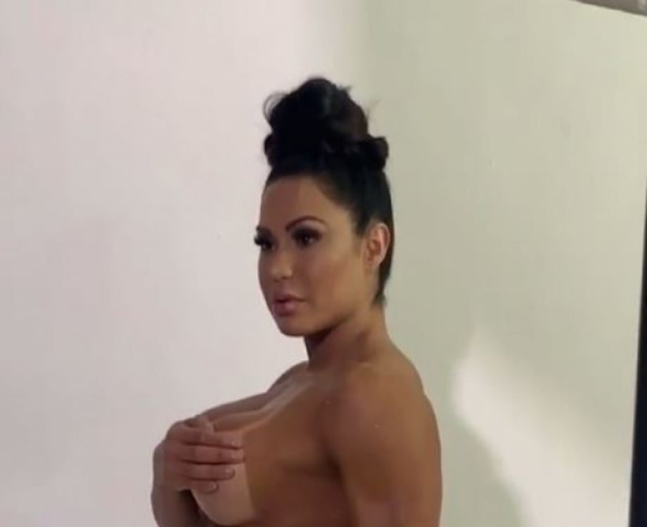 Gracyanne Barbosa em ensaio fotográfico