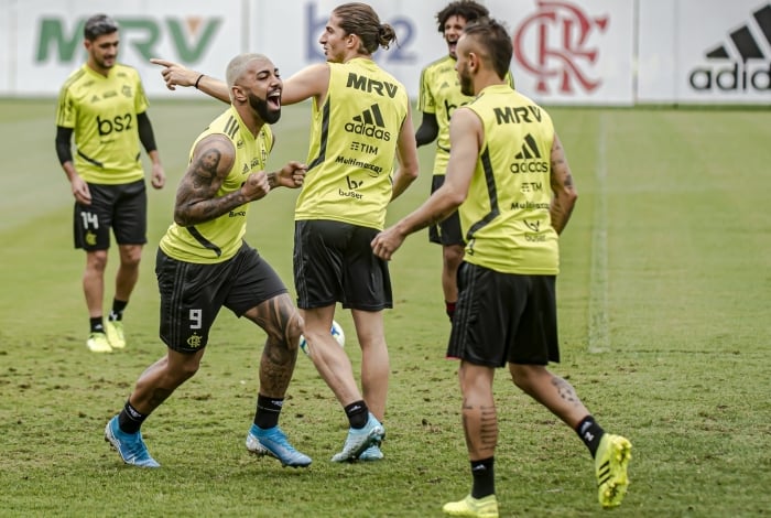 De visual renovado, Gabigol era só vibração no treino de ontem, o último apronte para o duelo com o Santos