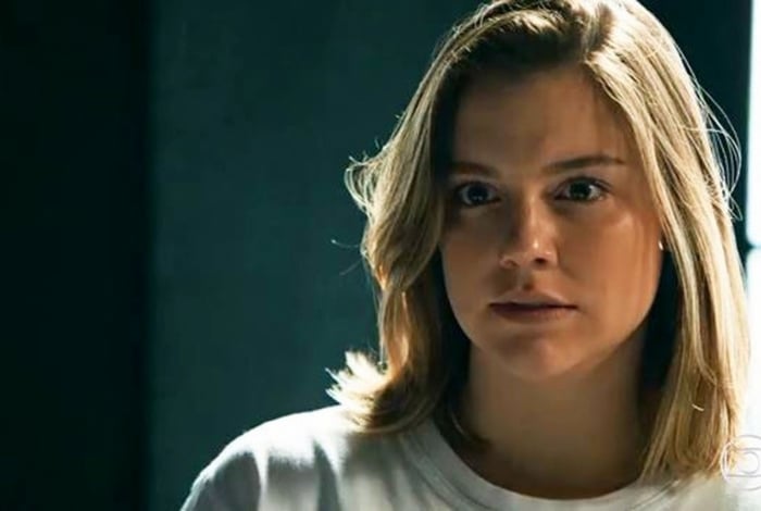 Dalila (Alice Wegmann) tenta intimidar Gabriel (Anderson Mello) em 'Órfãos da Terra