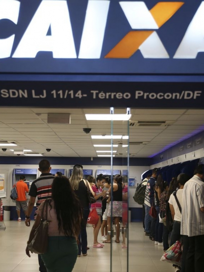 Agências da Caixa ampliam horário nesta sexta para saques do FGTS
