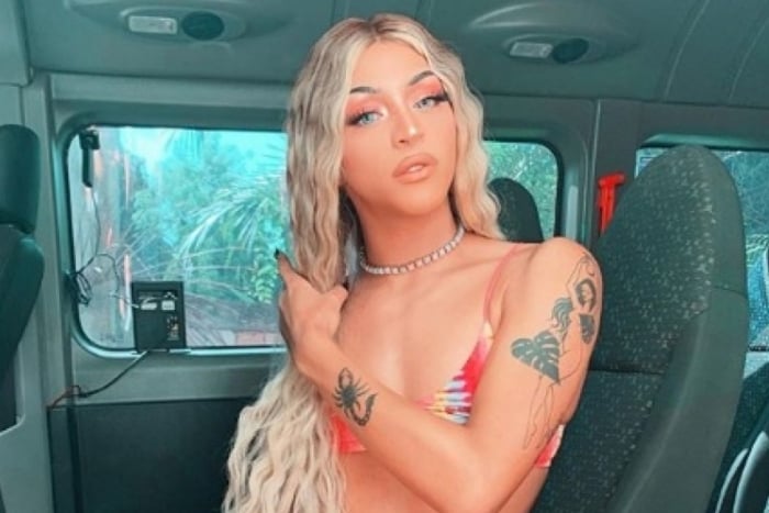 Pabllo Vittar publica foto de biquÃ­ni e internet o confunde com LuÃ­sa Sonza