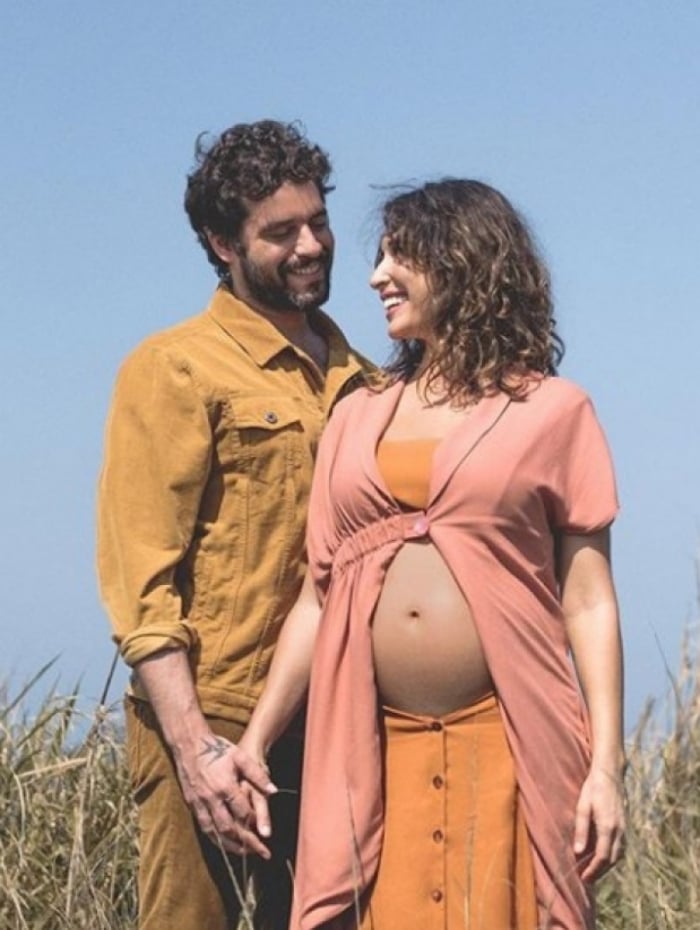 Giselle Itié publica primeira foto grávida 