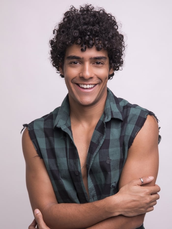  Igor Fernandez vive o popular Luan em 