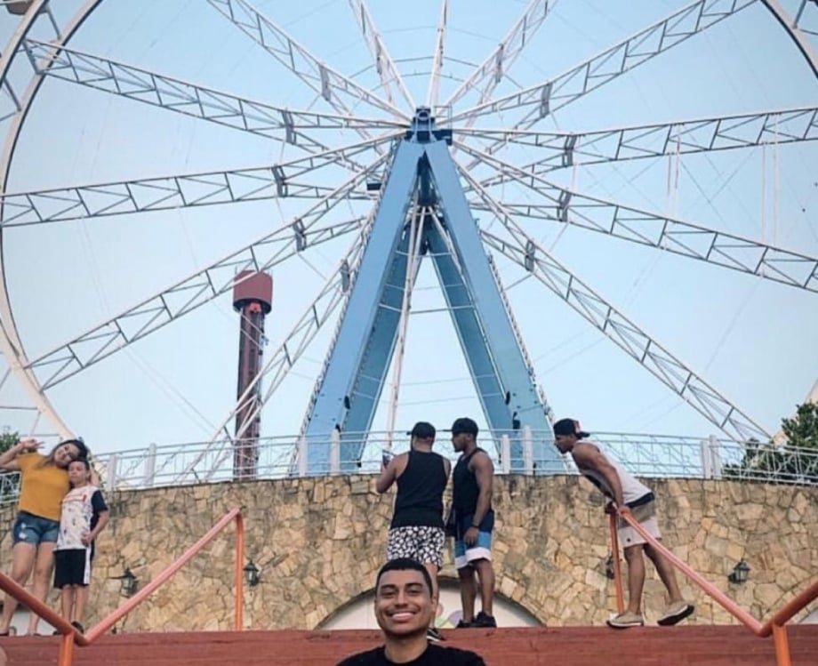 Fábio Santana, de apenas 22 anos, é um dos ícones do meio de digital creators.