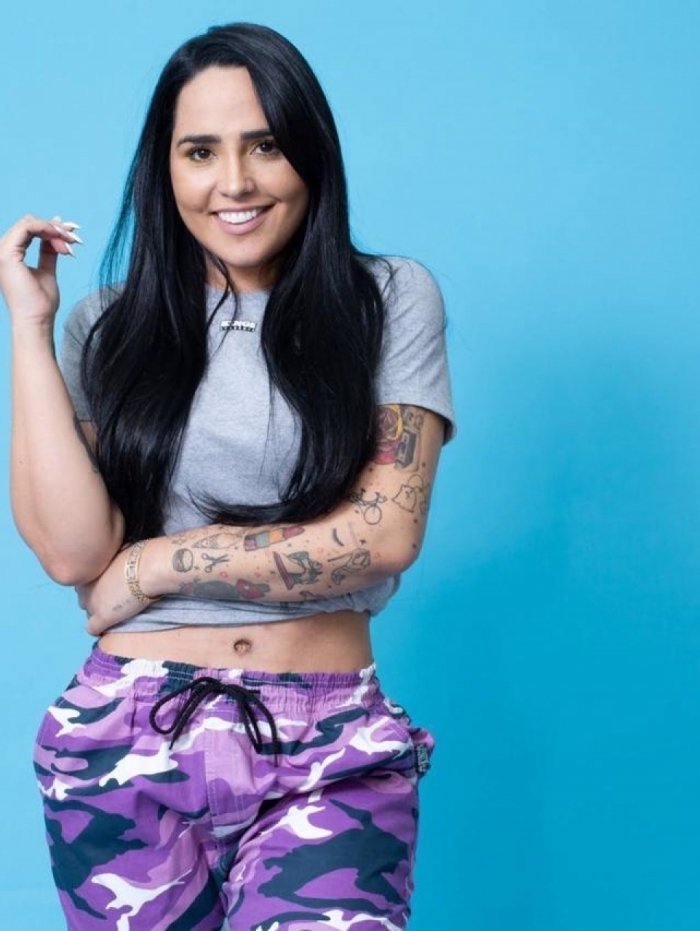 Perlla posa para ensaio de moda