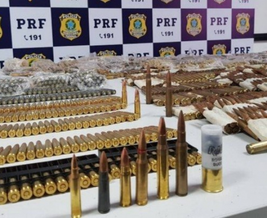 Cerca de 3,5 mil balas estavam no automóvel