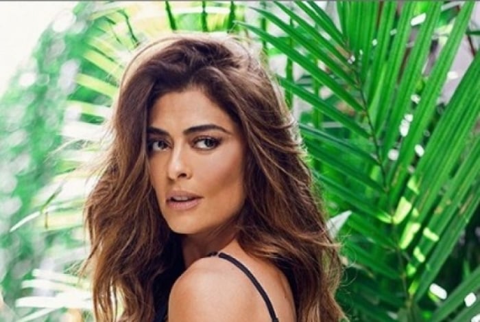 Juliana Paes posa sexy