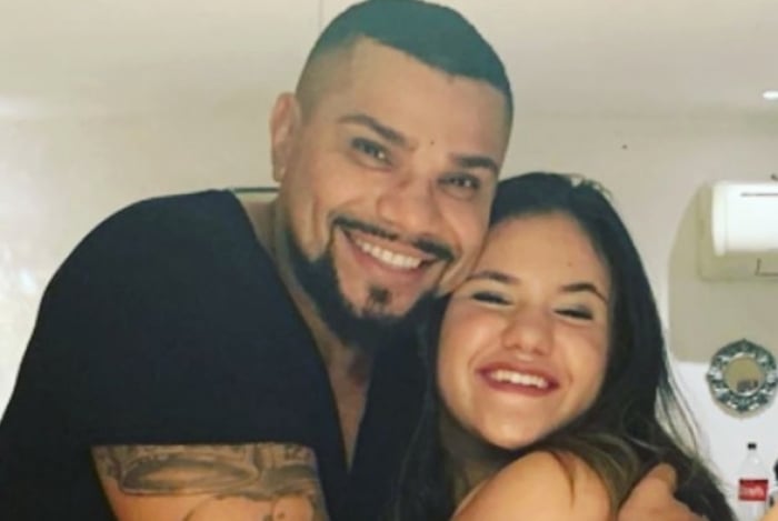 Naldo Benny surpreende fã em sua festa de 13 anos