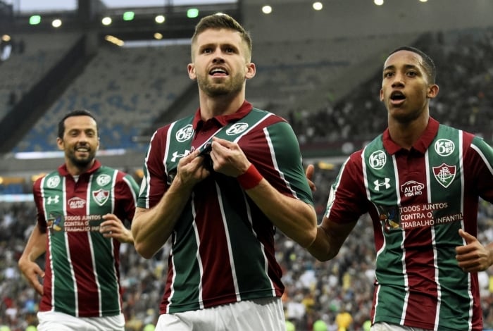 Caio Henrique celebra seu gol, o segundo do Fluminense na difícil vitória sobre 
o Grêmio

