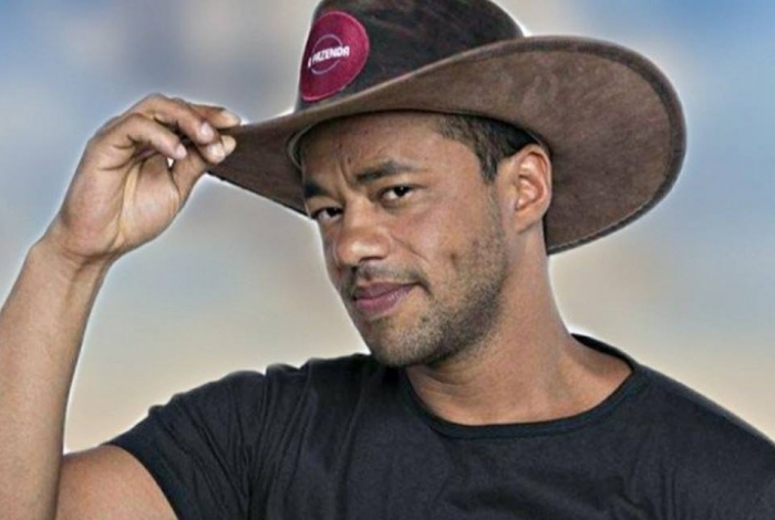 Phellipe Haagensen é expulso de A Fazenda