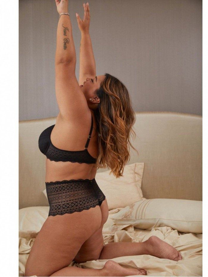 Preta Gil sensualiza nas redes sociais