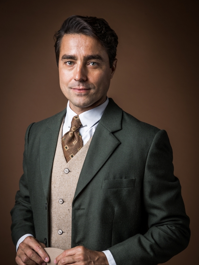 Almeida (Ricardo Pereira), em 'Éramos Seis'