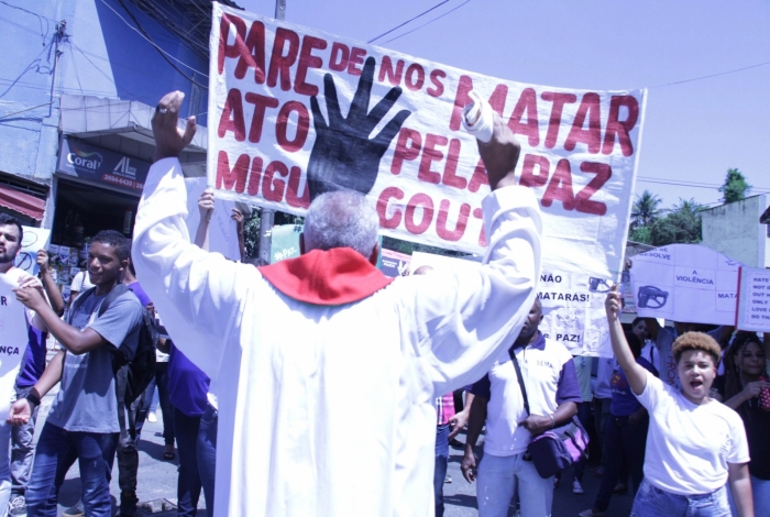 Manifestação aconteceu próximo ao Miguel Couto, na Zona Norte