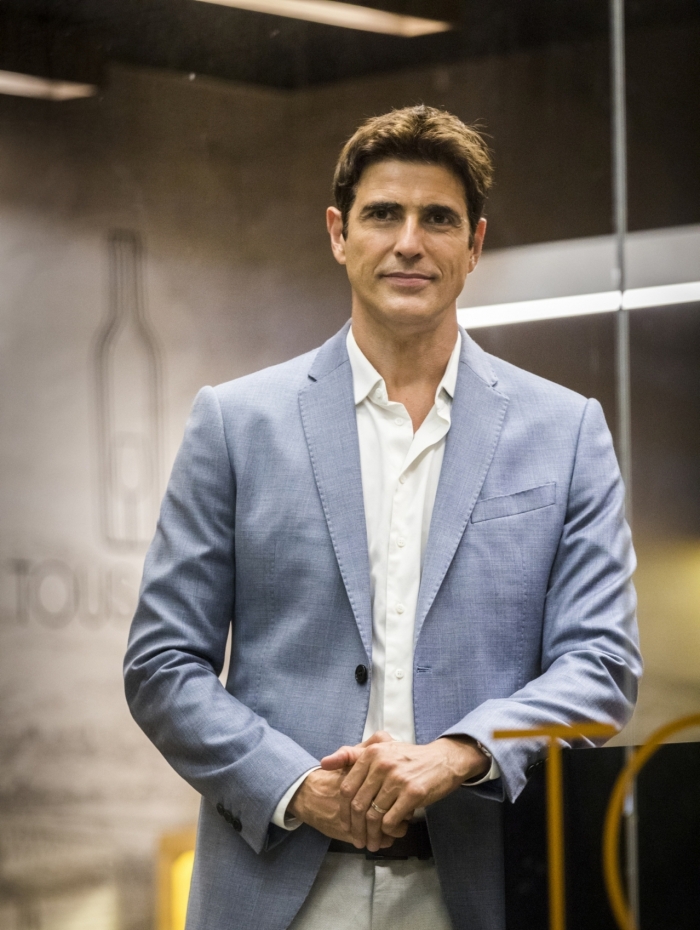 Régis ( Reynaldo Gianecchini )