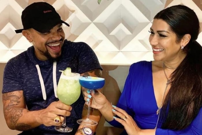 Naldo Benny e Ellen Cardoso são recebidos por Savanan Almeida em restaurante Japonês