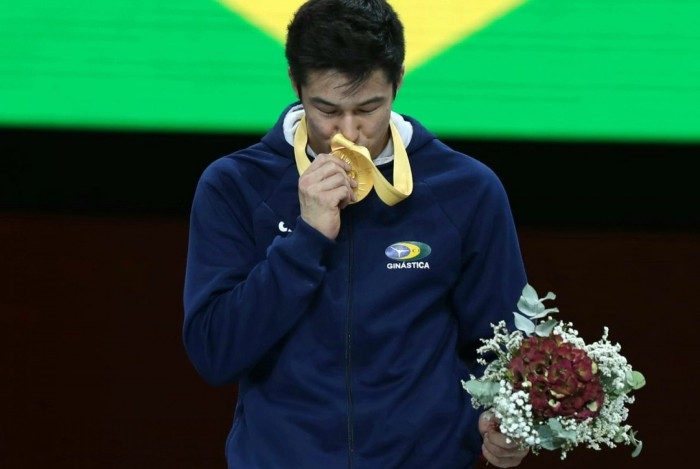 Esperança brasileira nos Jogos de Tóquio, o ginasta Arthur Nory teve medalhas e prêmios roubadas após uma invasão em sua casa na semana passada 