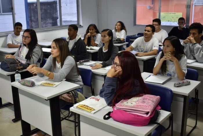 Escola de idiomas oferece aulas de inglês gratuitas para crianças