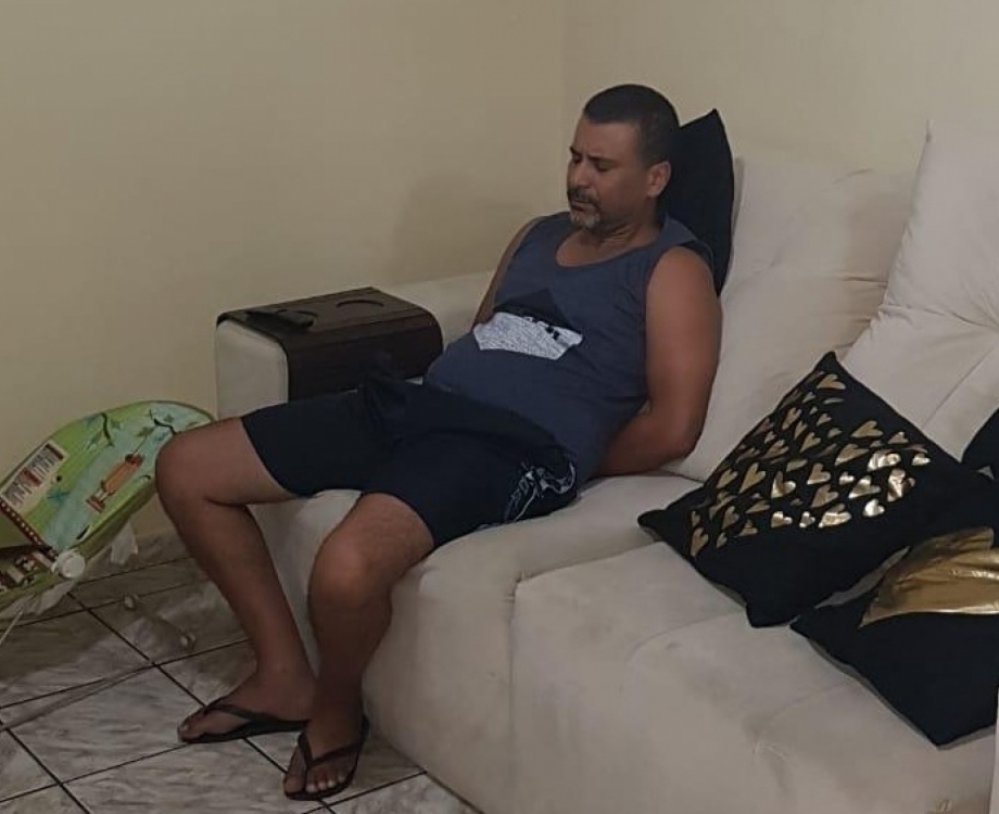 Fabinho foi preso em Itaboraí, e quantia em dinheiro foi apreendida. Ao ser algemado, ele alegou não estar mais no crime: 'Estou trabalhando'