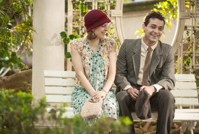 Olga (Maria Eduarda de Carvalho) e Zeca (Eduardo Sterblitch), em 'Éramos Seis'