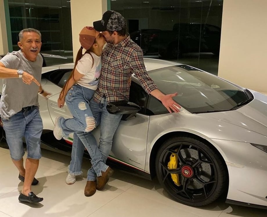 Carro que Maiara ofereceu a Fernando