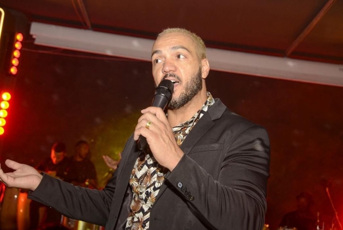 Belo se apresenta no 'Samba da Feira', nos Armazéns do Engenhão