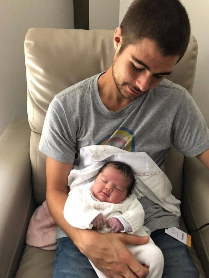 Rafael Vitti posta foto com a filha 