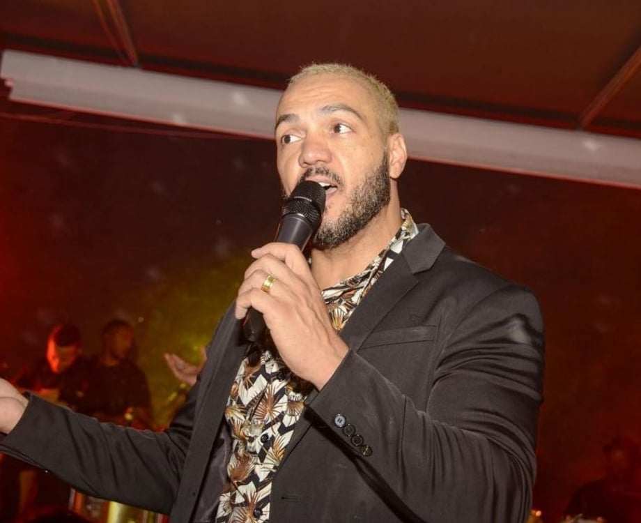 Belo se apresenta no 'Samba da Feira', nos Armazéns do Engenhão