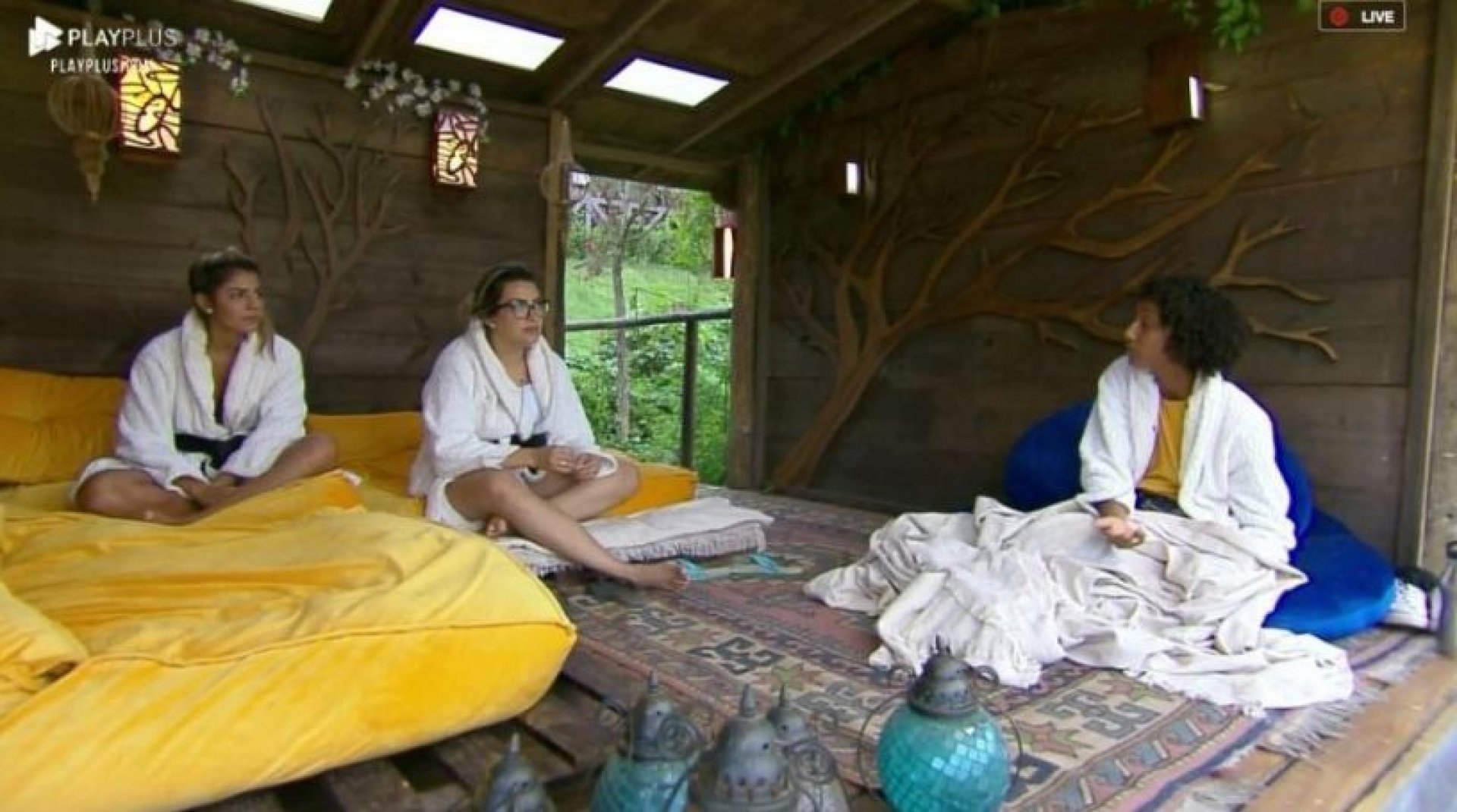 'Não vou ser capacho de homem', desabafa Hariany sobre Lucas em 'A Fazenda'