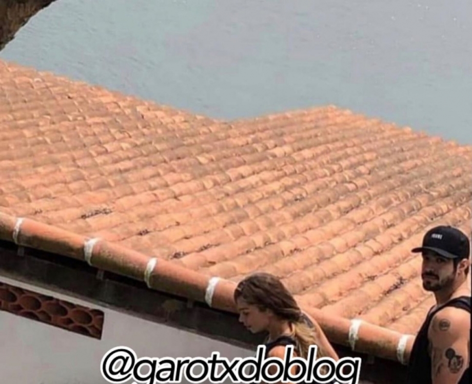 Caio Castro e Grazi Massafera são flagrados juntos