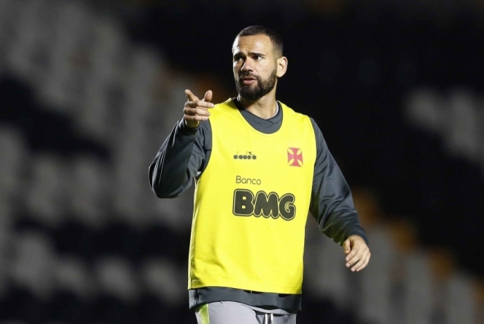 Leandro Castan só volta ao time na última rodada do Brasileirão
