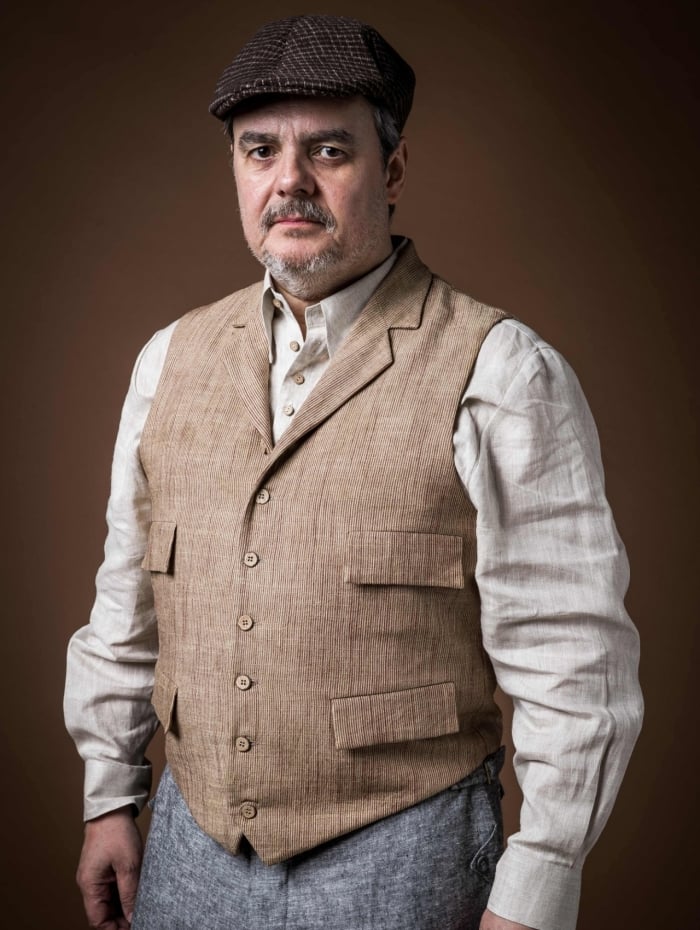 Afonso (Cássio Gabus Mendes), em 'Éramos Seis'