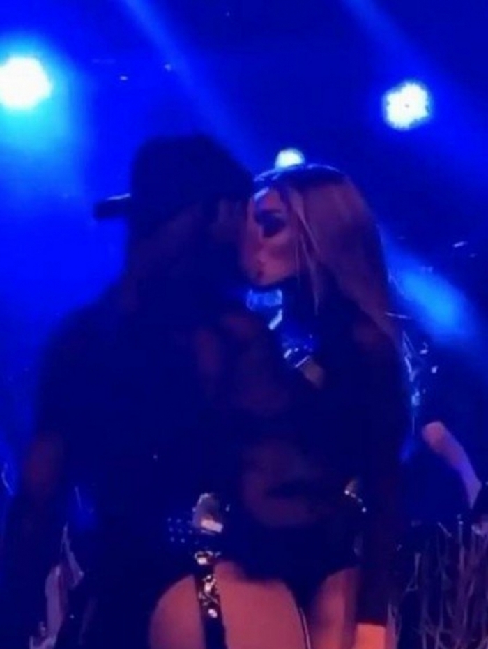 Ludmilla baile da bruxa