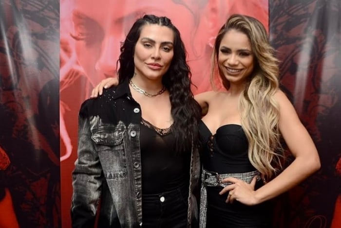Lexa canta ao lado de Cleo em show em São Paulo
