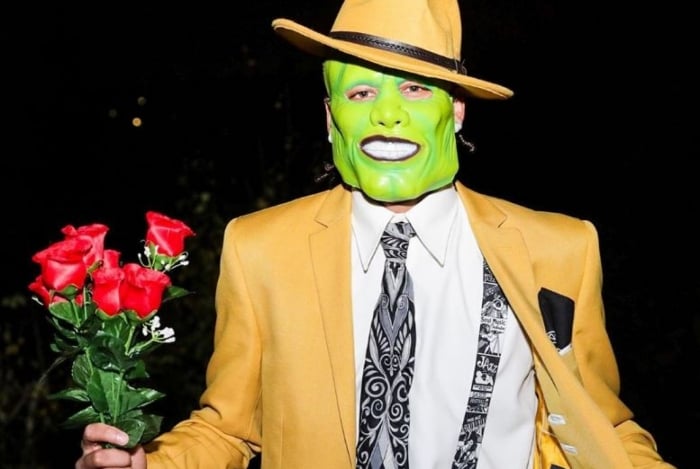 Neymar usa fantasia inspirada no filme 'O Máskara'