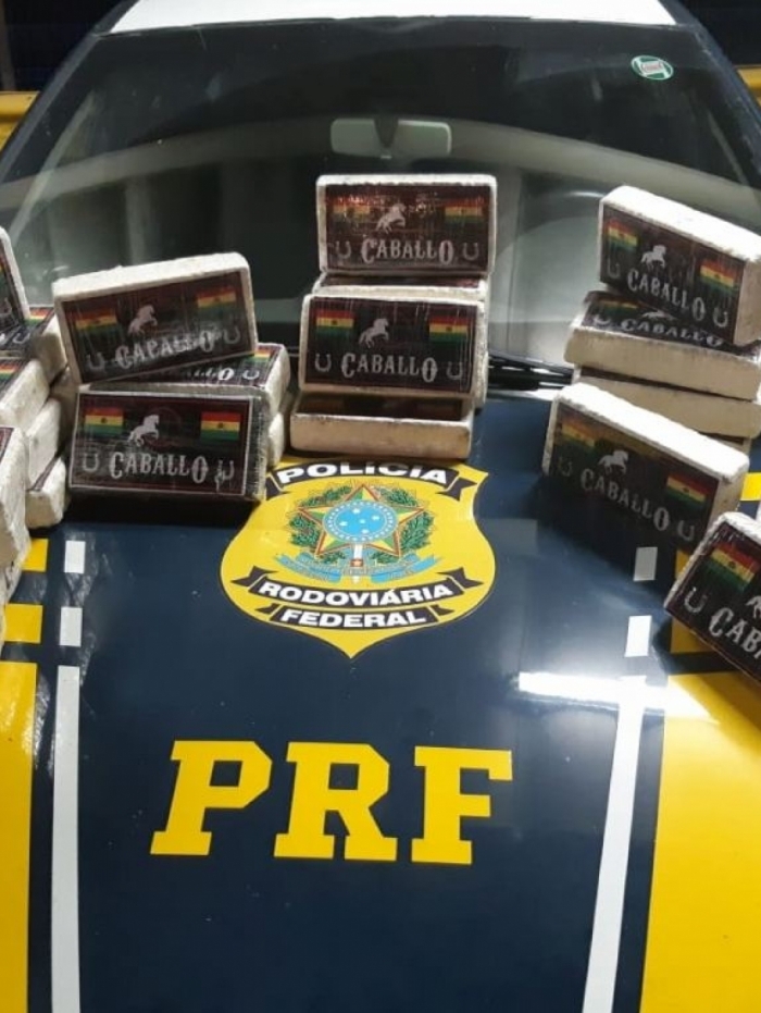 Homem preso na Dutra trazia mais de 40 quilos de coca&iacute;na de S&atilde;o Paulo para favela do Rio 