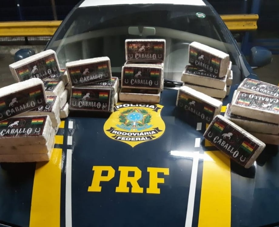 Homem preso na Dutra trazia mais de 40 quilos de coca&iacute;na de S&atilde;o Paulo para favela do Rio 