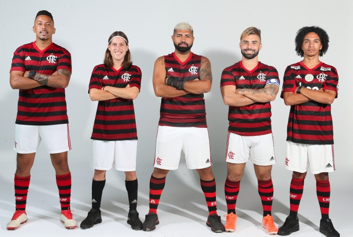 Gabigol da Torcida (E) e Diego Sósia: genéricos dos craques do Flamengo vão torcer pro Vasco